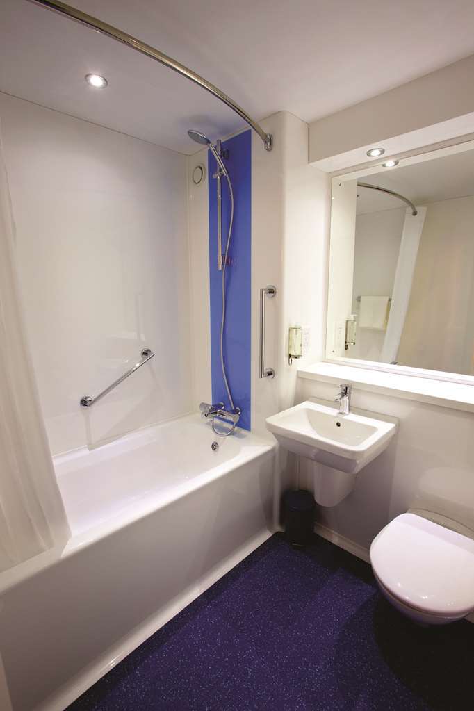 Travelodge Basildon וויקפורד חדר תמונה